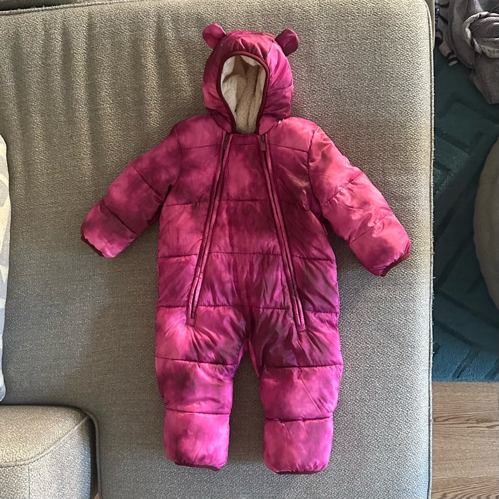 Baby Gap 6-12 months bunting snowsuit, excellent condition. *HARDLY WORN